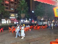 一期好位置90平有外摆区7年烙锅店转让